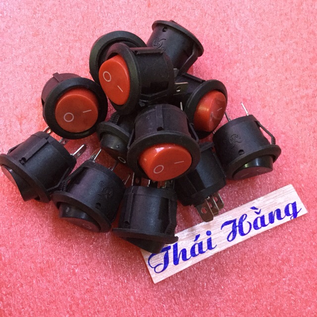 Công tắc không đèn tắt và bật 3 chân (10 chiếc)