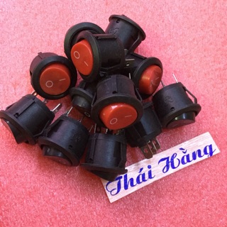 Công tắc không đèn tắt và bật 3 chân