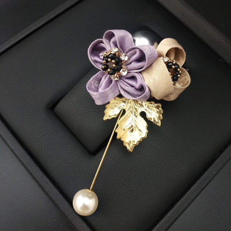 Trâm cài áo thời trang hoa vải dễ thương phối lá vàng GC282