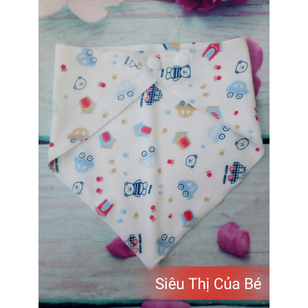 Yếm tam giác cotton có cúc bấm cho bé