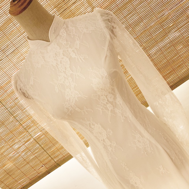 Áo dài dâu chất liệu ren