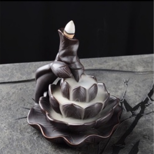Thác khói trầm hương-Tháp đốt trầm hình sen tầng bằng gốm sứ cao cấp