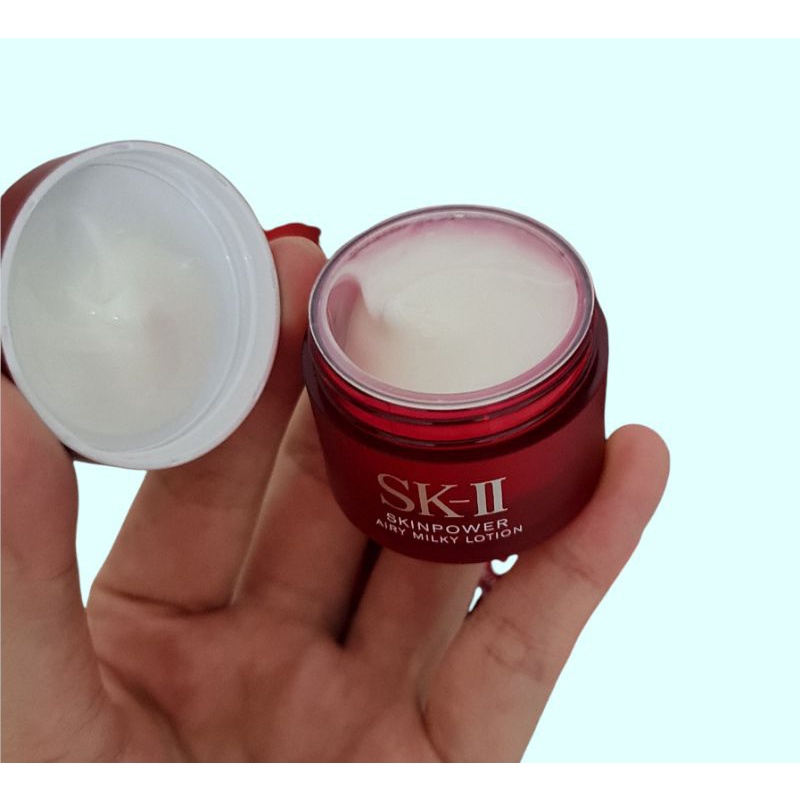 Kem dưỡng trẻ hóa cho da dầu SKII R.N.A Power Airy Milky Lotion