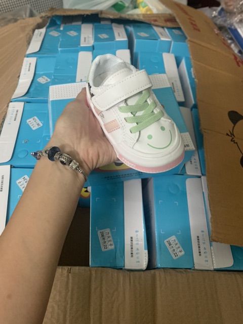 Giầy mickey cho bé