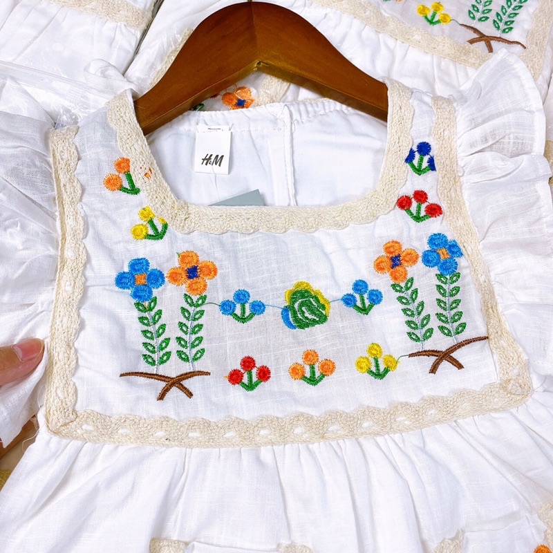 Đầm baby doll trắng thêu bé 8-25kg