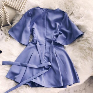 (SẴN ĐỎ) Váy ngắn thắt eo hiện đại