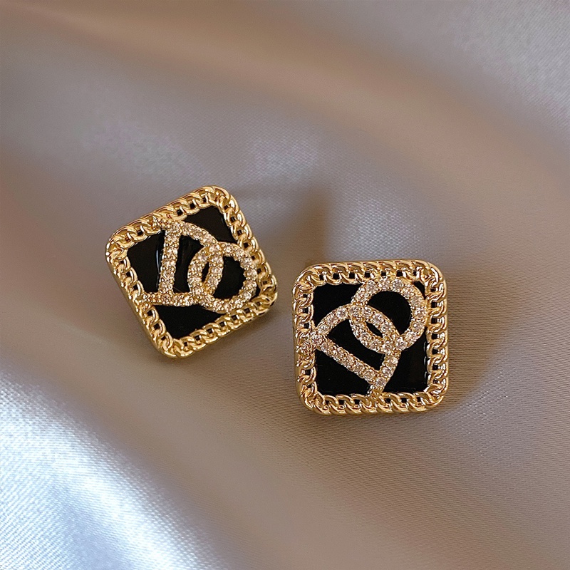 Khuyên Tai Nữ Đính Đá Phong Cách Hàn Quốc Mới 2022