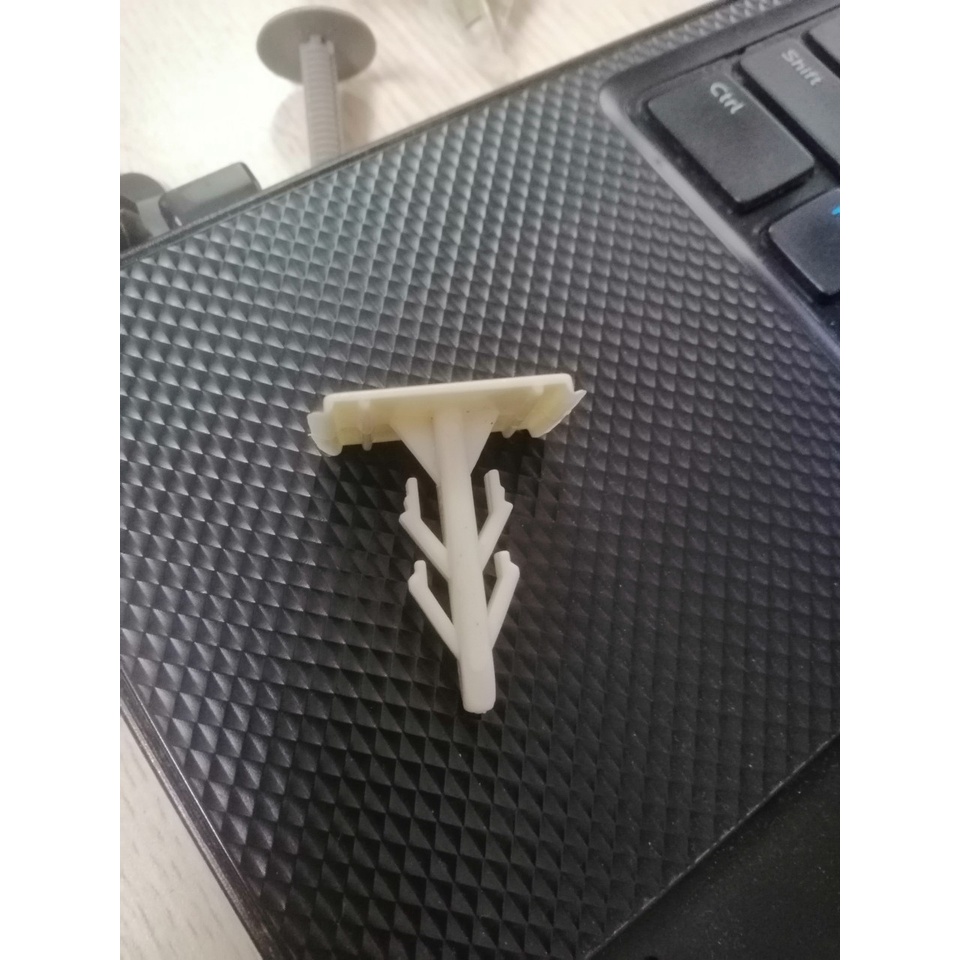 Vít nhựa trần cho Ford Transit