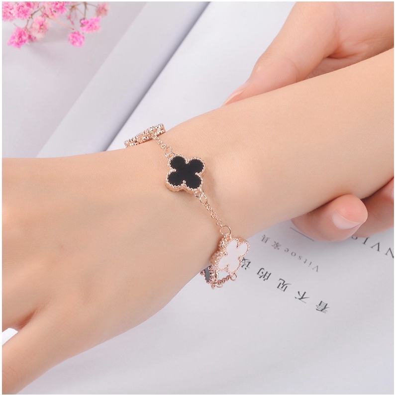 Vòng tay cỏ 4 lá phong cách Hàn Quốc dành cho nữ | BigBuy360 - bigbuy360.vn