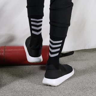 Vớ off white sau gót chân