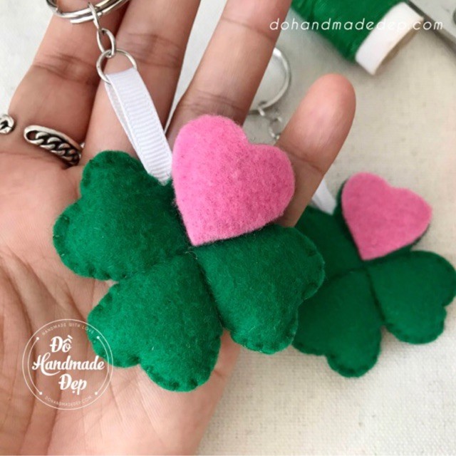 Móc khoá vải nỉ handmade cỏ may mắn