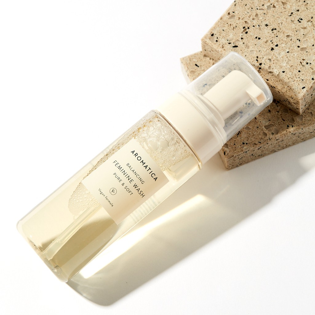 Dung dịch vệ sinh phụ nữ Aromatica Feminine wash dạng bọt 170ml