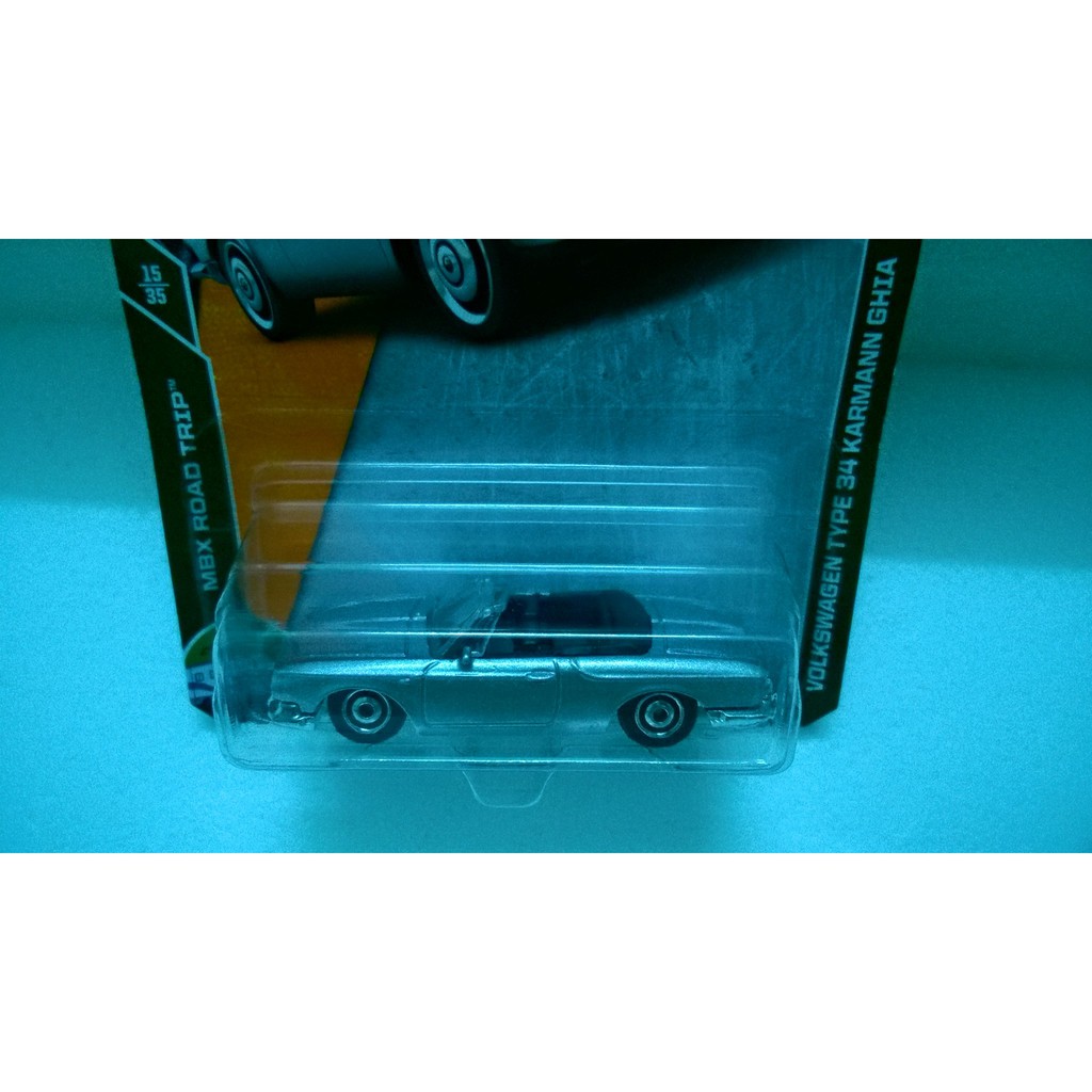 Xe mô hình thể thao hotwheels basic 1/64 - chọn