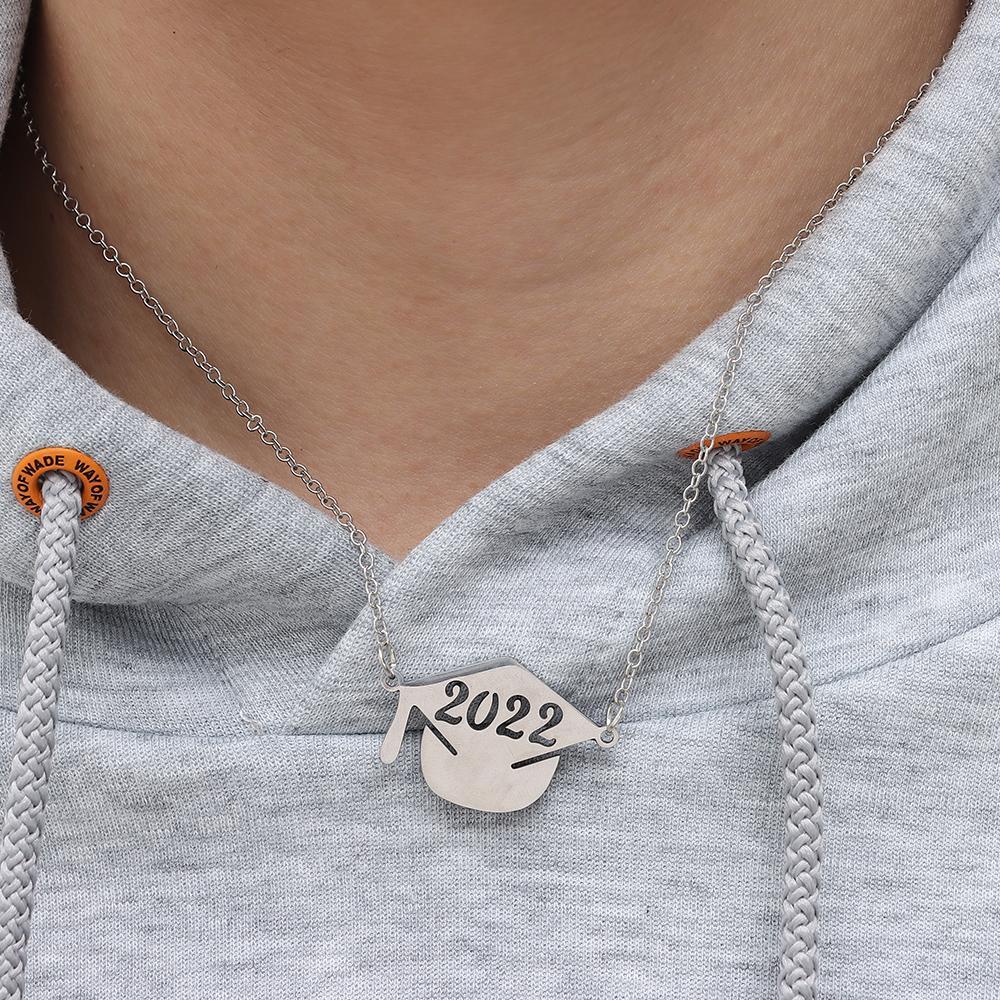 ME Vòng Cổ Choker Với Mặt Dây Chuyền Thẻ Khắc Chữ Bachelor Thời Trang Cho Lễ Tốt Nghiệp