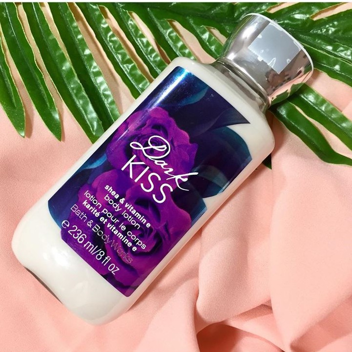 🌺🌺HOT SALE🌺🌺 Lotion Dưỡng Thể Bath & Body Works - Dark Kiss 236ml Từ Mỹ | BigBuy360 - bigbuy360.vn