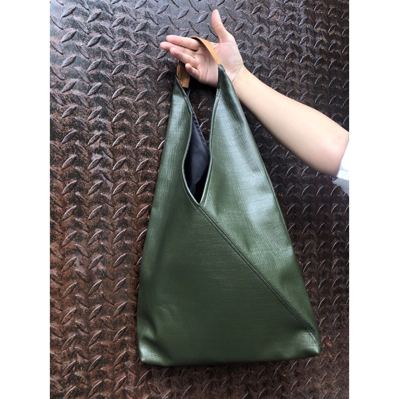 Túi đeo vai Us - Pine Pleather Triangle Bag