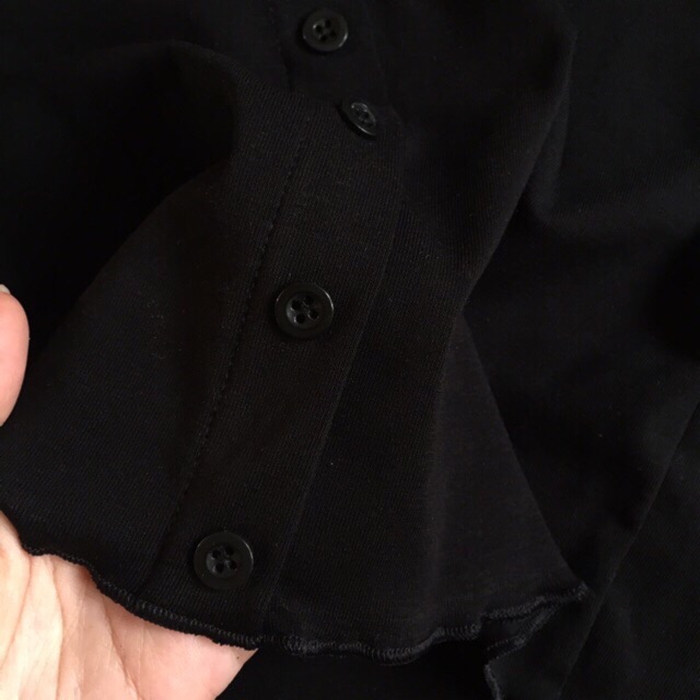 Áo croptop cúc dọc đen