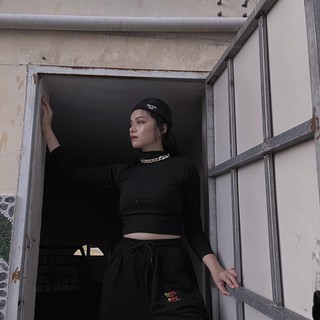 SET ÁO CROPTOP TAY DÀI+ QUẦN DÀI ĐEN BASIC