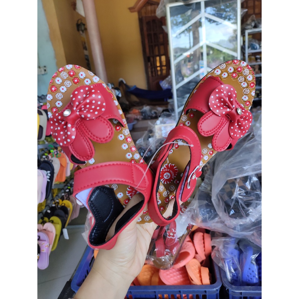 Giày Sandal quai hậu cho bé gái đi học hoa tiết hoa đính đá xinh xắn Viễn Thông