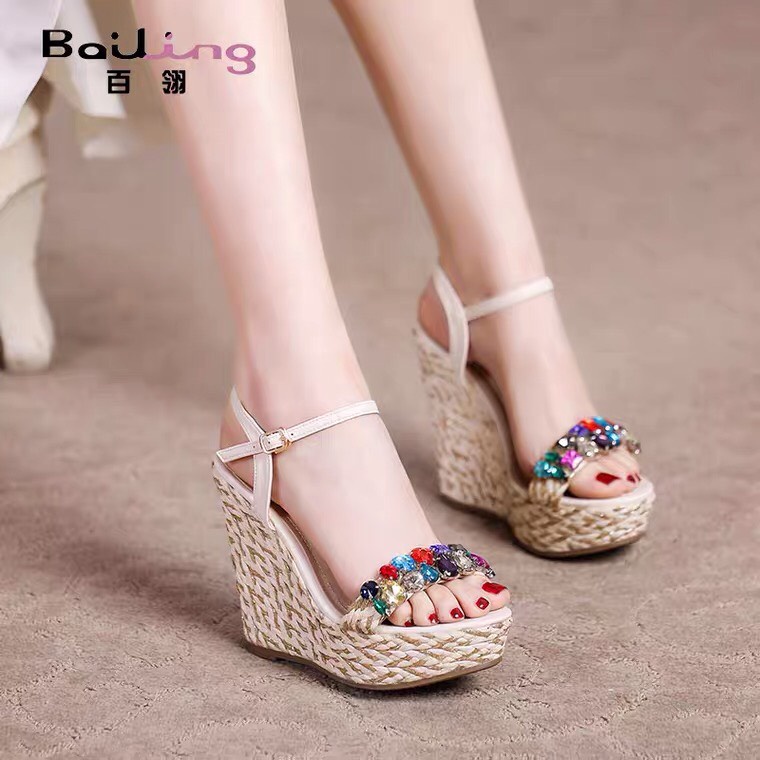 Dép Quai Hậu Nữ Đế Xuồng Size 31 32 Cho Các Nàng Chân Nhỏ