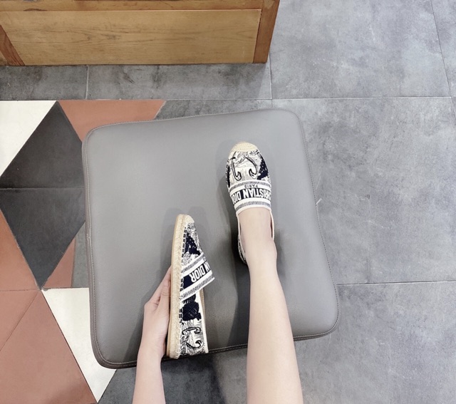 Slipon bản mới thiên nga