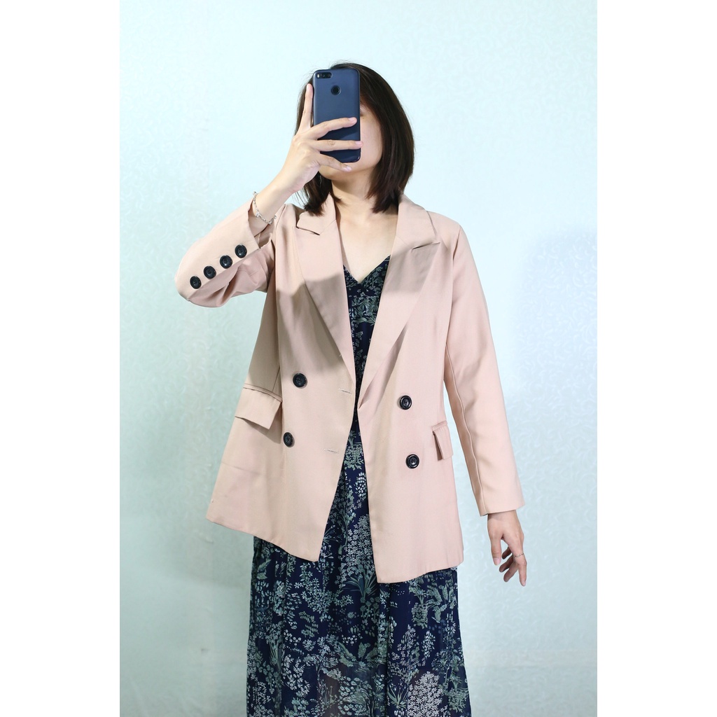 Áo khoác blazer màu hồng ruốc form rộng secondhand