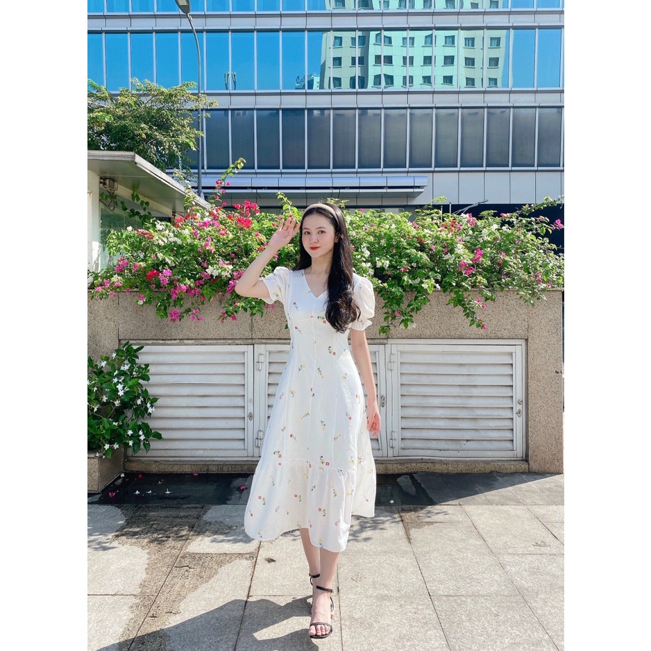 Đầm hoa nhí trắng nơ lưng, Váy hoa nhí cổ tim vải hoa mát mẻ Cao Cấp dáng xòe tay ngắn cổ V - MiNhi