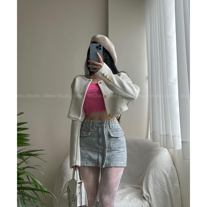 Áo jacket dạ lửng trắng - Chân váy jean túi hộp hoạ tiết