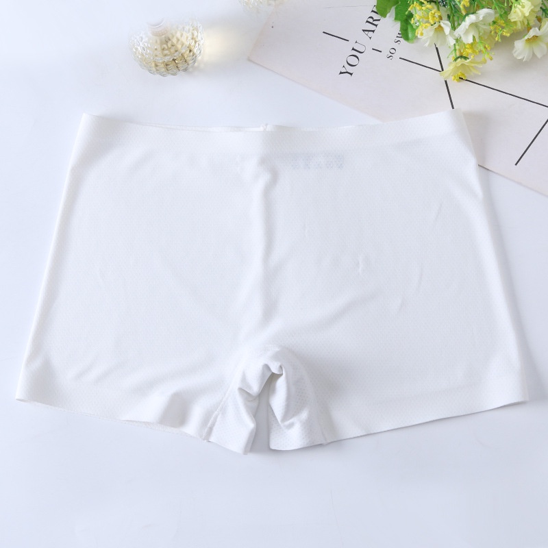 Quần lót an toàn màu sắc đơn giản cho nữ