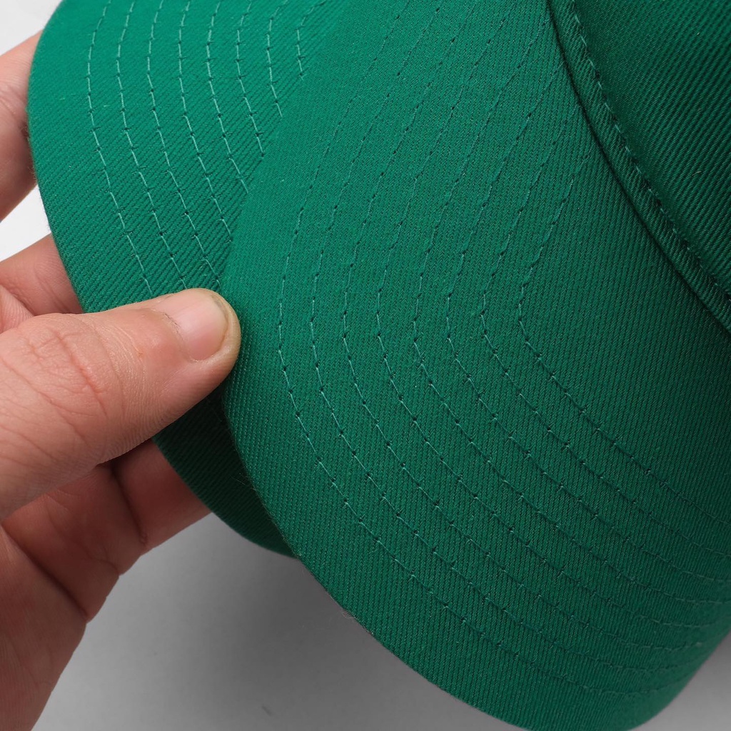 Nón lưỡi trai xanh lá