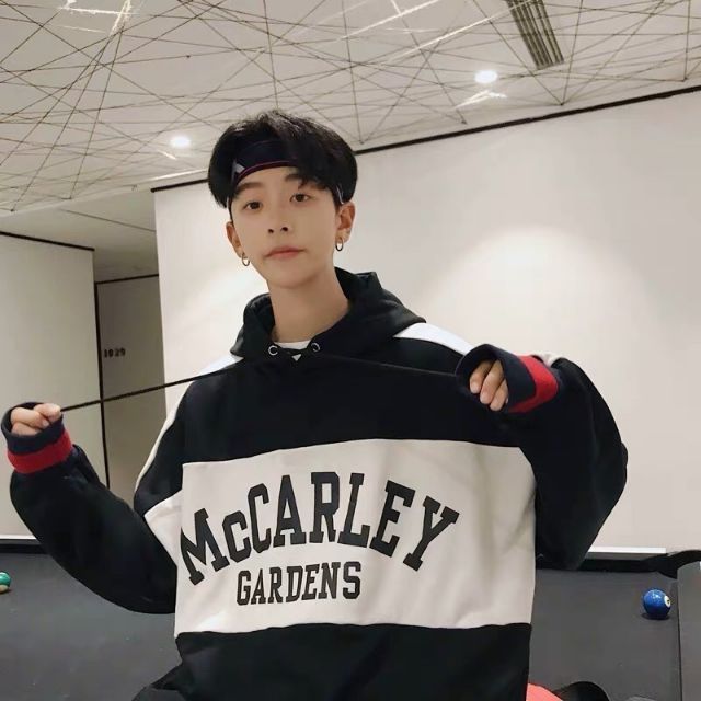 Áo hoodie phối chữ nam nữ FREESIZE | BigBuy360 - bigbuy360.vn