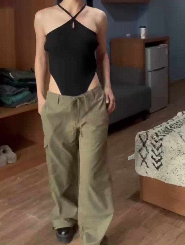 Bodysuit cổ yếm đan dây lưng MOODY NUDY | BigBuy360 - bigbuy360.vn