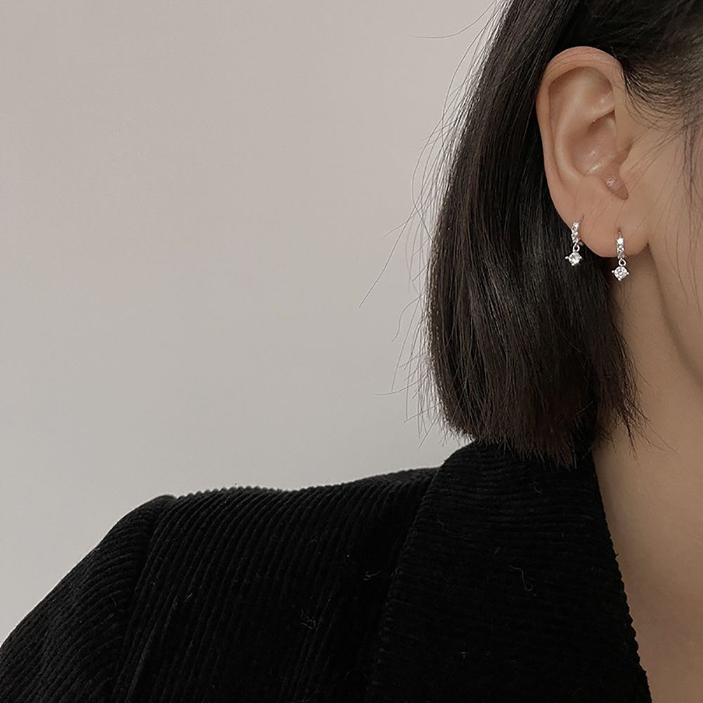 Khuyên Tai Tròn Nhỏ Bằng Hợp Kim Đính Đá Zircon Nhiều Màu Dễ Thương Cho Nữ