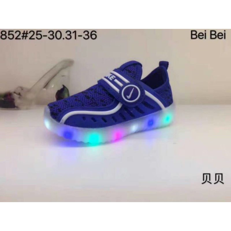 Giày Thể Thao Nike Có Đèn Led Cho Bé