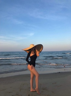 Bikini tay dài phá cách( kèm hình thật)