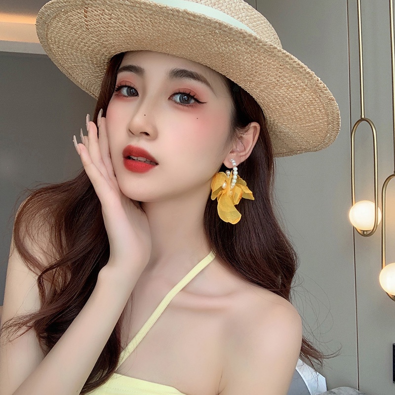 Đôi bông tai mạ bạc 925 đính cánh hoa và ngọc trai thời trang dành cho nữ