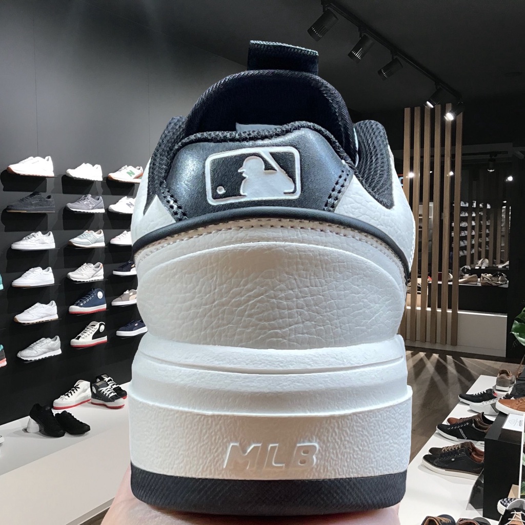 Giày MLB Chunky Liner White Black New York Yankees, Giày Thể Thao Nam Nữ MLB NY Đen Trắng Đế Tăng Chiều Cao 5cm
