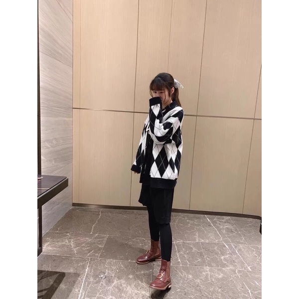 Áo cardigan dài tay hoạ tiết trám phong cách Hàn Quốc