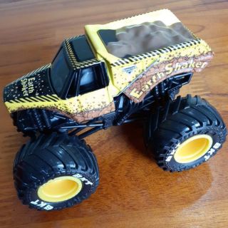 Xe ô tô đồ chơi monster jam loại nhỏ