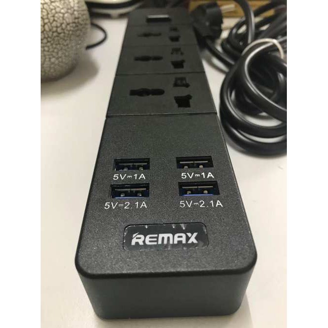 Ổ Cắm Điện Remax BT08 4 Cổng USB