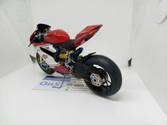 DUCATI 1199 PANIGALE TRICOLORE MÔ HÌNH XE MOTO KIT TAMIYA 1/12