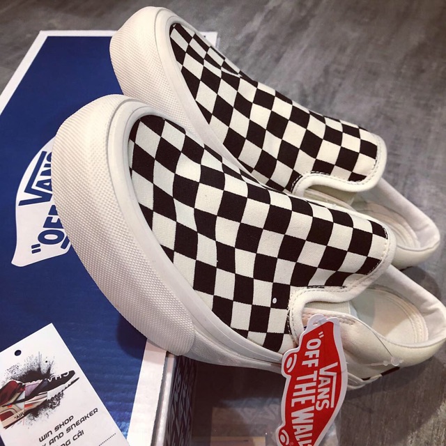 ẢNH THẬT | Giày thể thao Vans Vault Checkerboard đủ phụ kiện