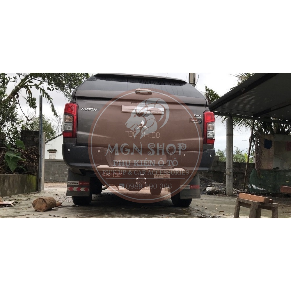 [Ốp tay cốp] [Mitsubishi Triton 2019 - 2021] [màu đen / màu bạc]