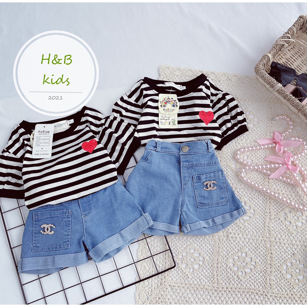Set bộ quần bò áo kẻ bé gái hình chụp thật tại shop