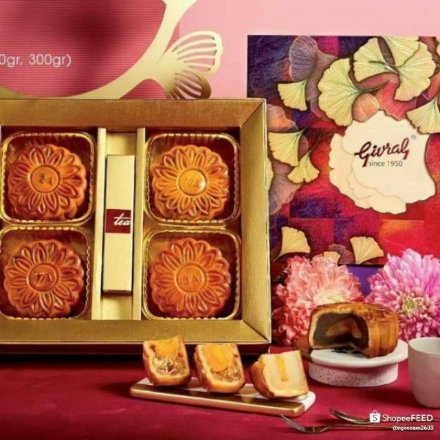 Bánh Trung thu GIRVAL Combo SUM VẦY 3 ( 2 Trứng -  200G ) ( Thập Cẩm Gà Quay - Thập Cẩm - Đậu Xanh -