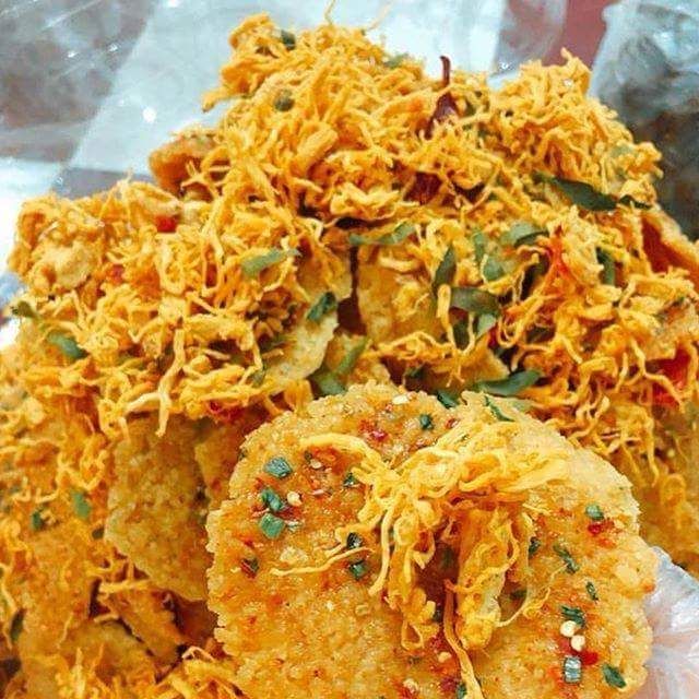Cơm cháy lắc khô gà lá chanh