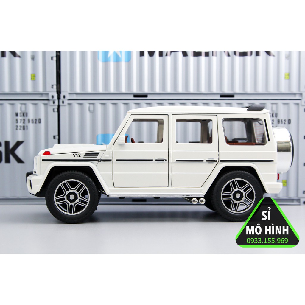Mô hình xe SUV Mercedes G63 G Klessa mở hết cửa 1:24 Trắng