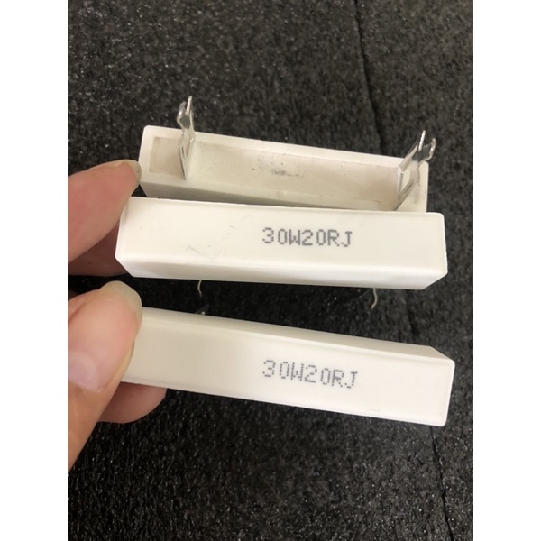Điện trở sứ chân đứng dẹp 30w 20R và 30w 25R