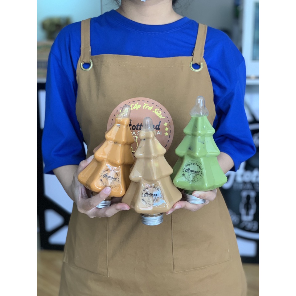 Giá Sỉ: Thùng 50 Chai Nhựa PET Nhân Vật Cao Cấp Mẫu Hình Cây Thông 400ml Cho Mùa Noen