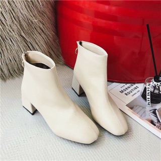 Boot cổ ngắn da lì